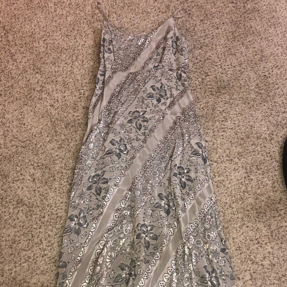 Knapp Studio Maxi dress with grey floral design